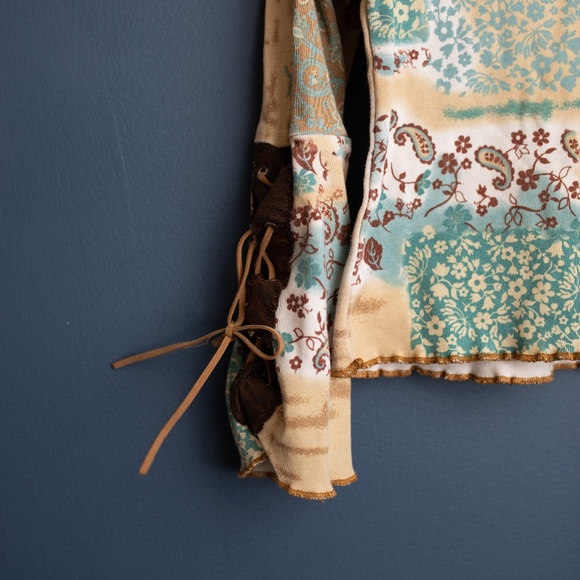 2/$20- VINTAGE Paisley patchwork shirt - Picture 2 of 8